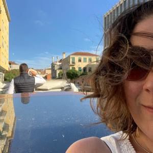 Meet your Posher, Daniela